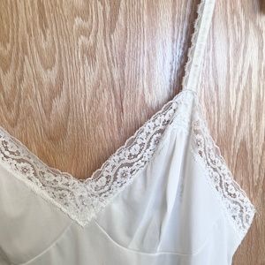 beautiful dainty lace vassarette top !
